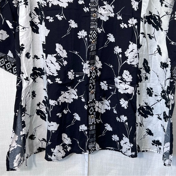 Calessa Black & White Floral Aztec Tunic Gold Button Shirt Dress Size L - Picture 3 of 12